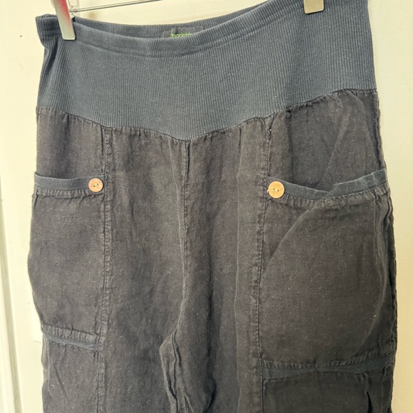 Italian Linen Cropped Pants – Boho Minimalist Black with Button Details M/L - Picture 4 of 7